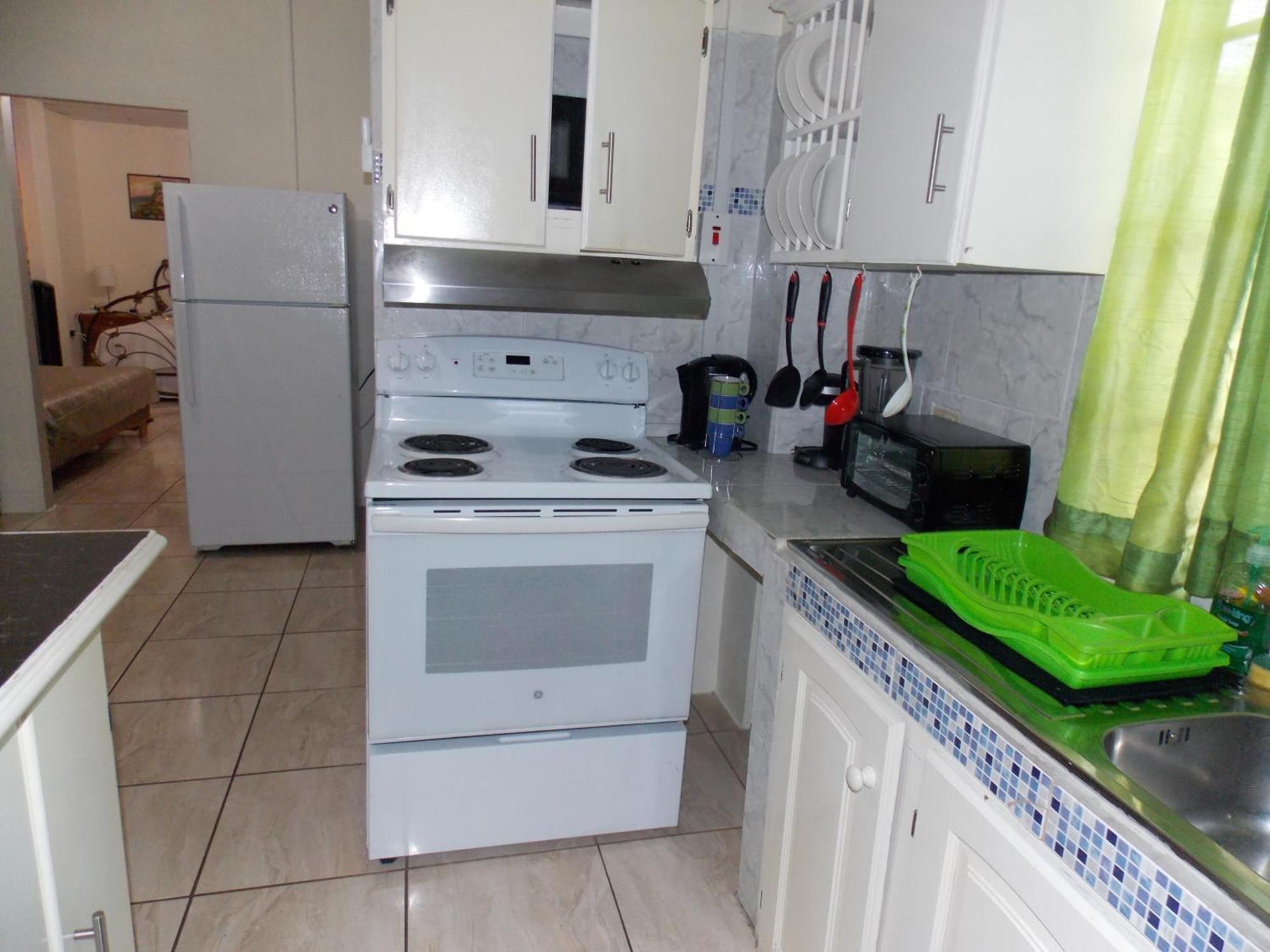 Stewart Apt- Trincity, Airport, Washer, Dryer, Office, Cable , Wifi Habitación foto