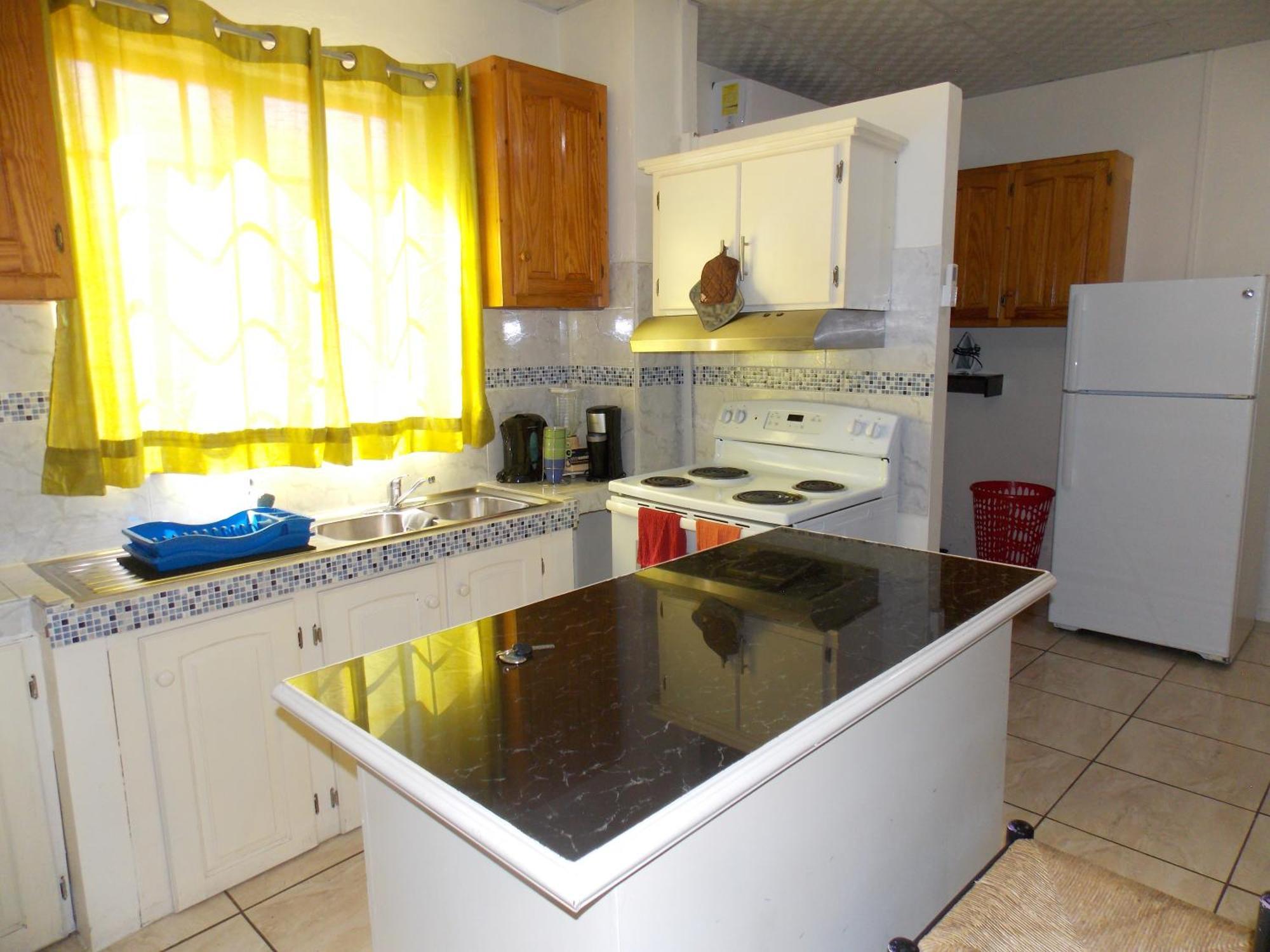 Stewart Apt- Trincity, Airport, Washer, Dryer, Office, Cable , Wifi Habitación foto